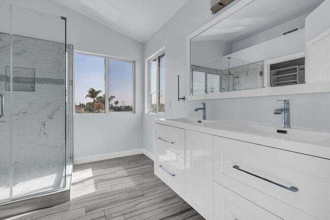 Building Photo - 952 E Cottonwood St