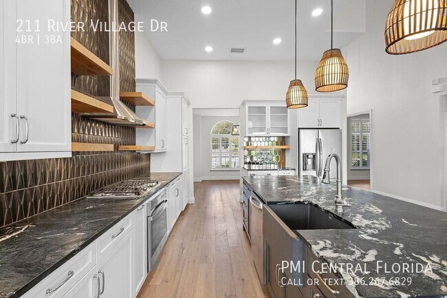 Building Photo - 211 River Village Dr