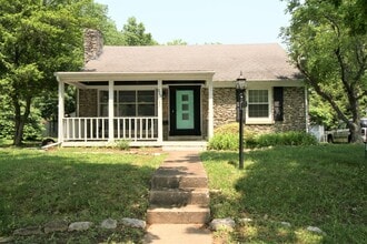 Building Photo - Adorable home located in southside of Lexington    20260604