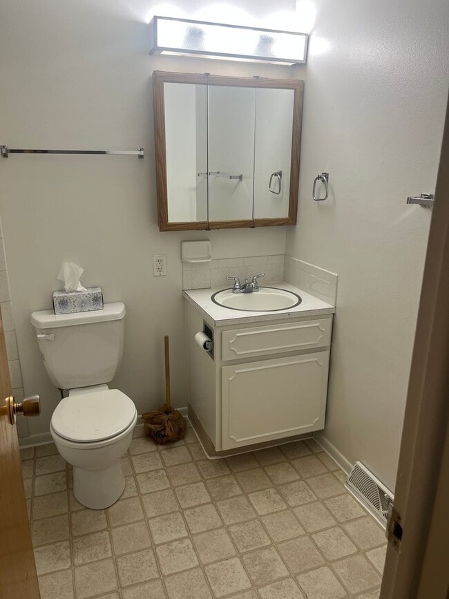 Building Photo - 3-Bedroom Home Near Middle & High School with Large Fenced Yard!