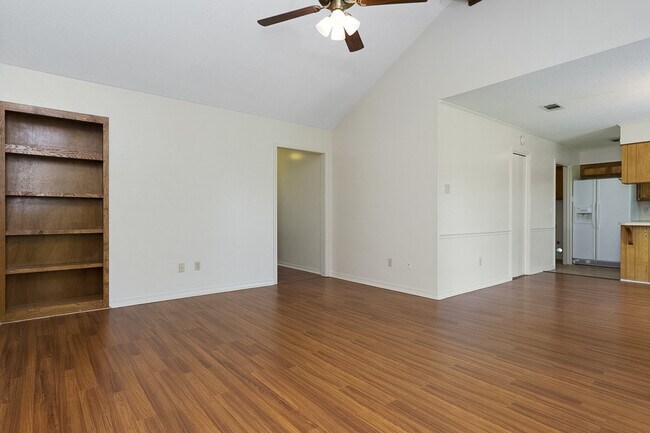 Building Photo - 5602 Pampus Ln