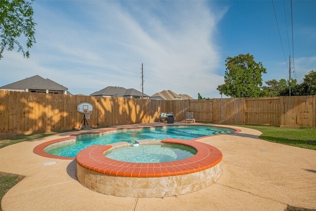 Building Photo - 3102 Colonel Ct Dr