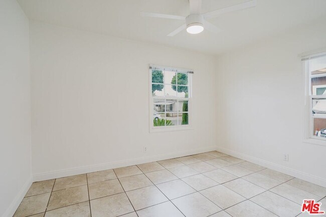 Building Photo - 5917 Bartmus St
