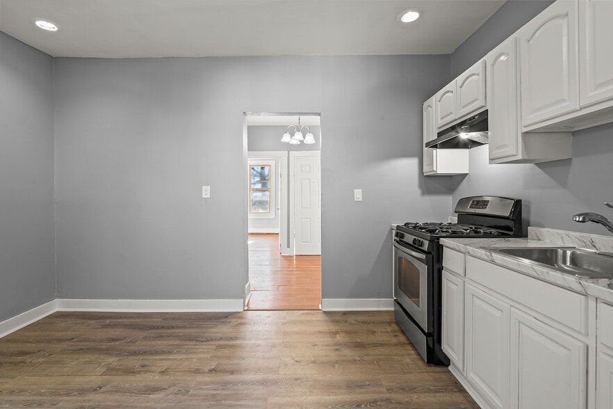 Building Photo - 61 Brenner St