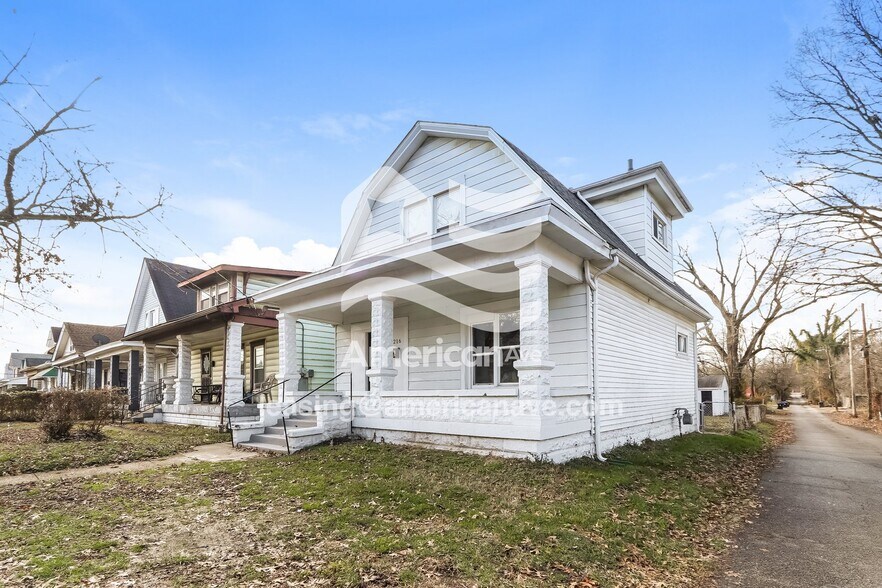 Building Photo - 1216 S 32nd St