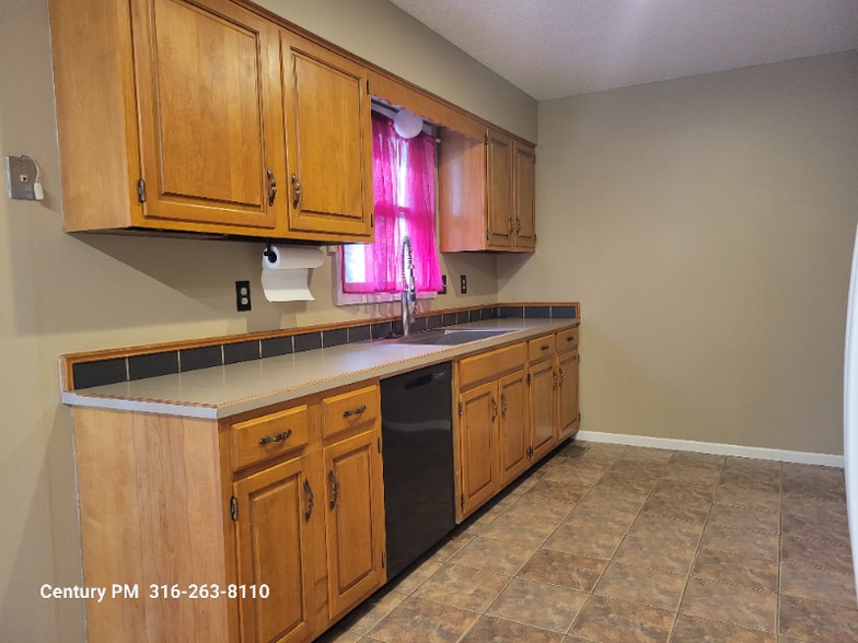 Building Photo - 1724 Stony Pt