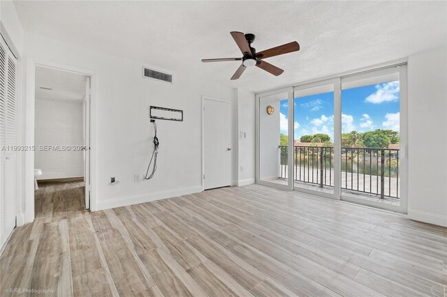 Building Photo - 2211 SW 122nd Ct