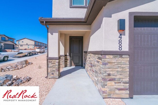 Building Photo - 3 Bedroom Hurricane Townhome With Scenic Views