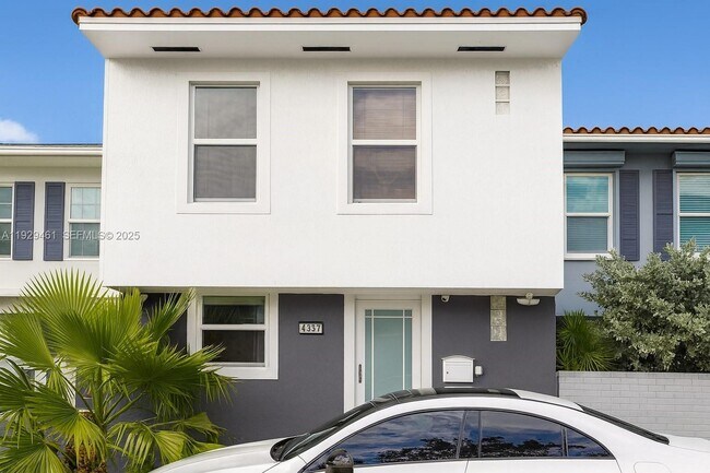 Primary Photo - 1987 NE 123rd St