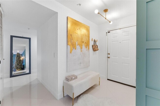 Building Photo - 13838 Fairway Island Dr