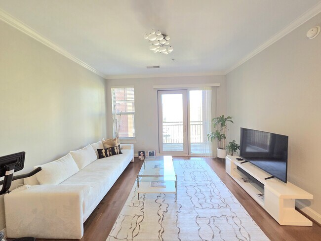 Building Photo - 11770 Sunrise Valley Dr