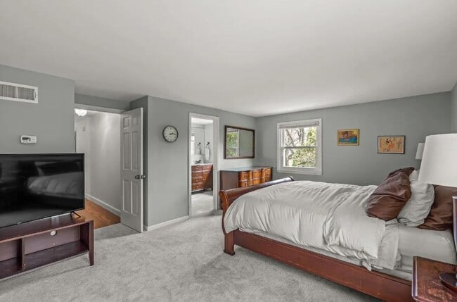 Building Photo - 3223 W Fleur De Lis Dr