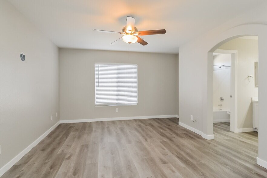 Building Photo - 2712 Morning Break Ct