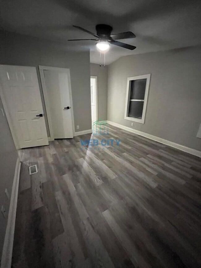 Building Photo - 15395 Flud Rd