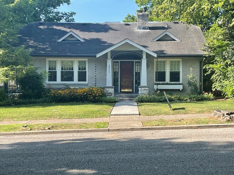 Primary Photo - 2511 Essex Pl