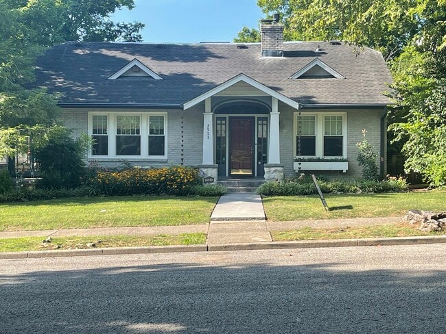 Building Photo - 2511 Essex Pl