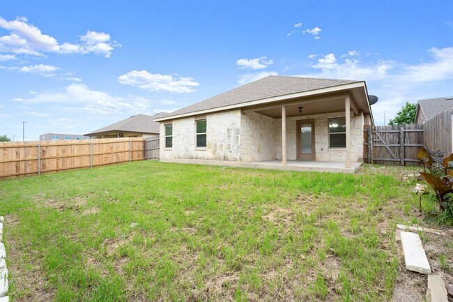 Building Photo - 305 Longhorn Cavern Rd