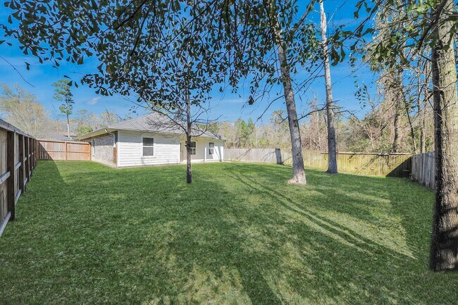 Building Photo - 228 Greenleaf St