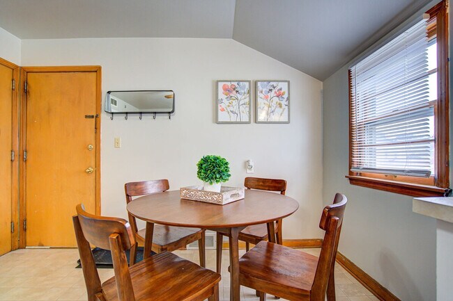 Building Photo - 3120 S 30th St