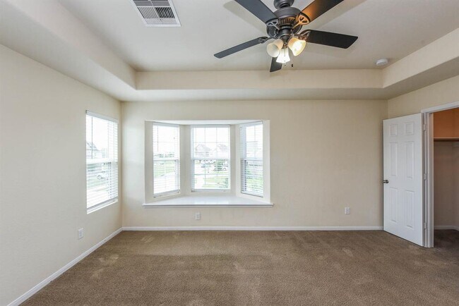 Building Photo - 18402 Each Elm Way