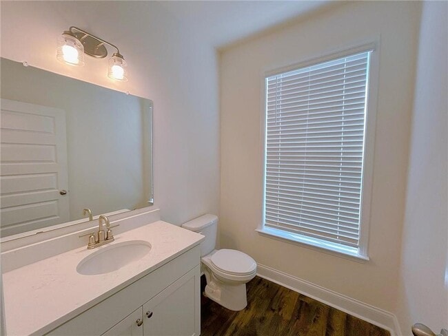 Building Photo - 1297 Ascot Ter