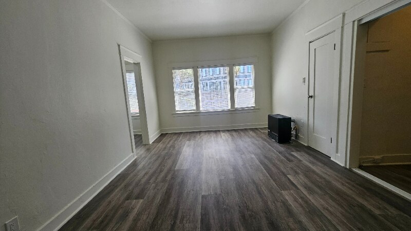 Building Photo - 1026 Ingraham St
