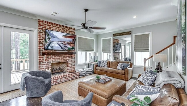 Building Photo - 150 Pine Ridge Cir