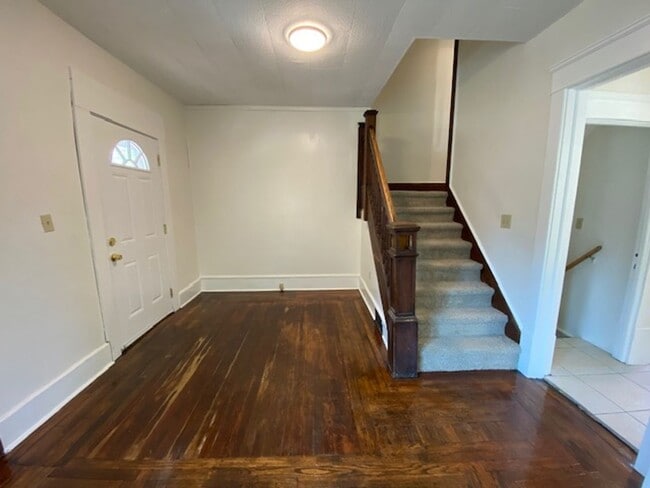 Building Photo - University Park 3BR w/ First-Floor Bedroom...