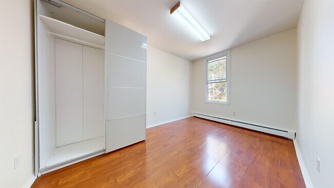 Building Photo - 328 49th St