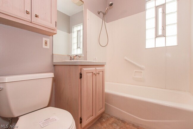 Building Photo - 15305 Rockside Rd