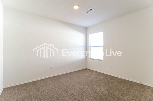 Building Photo - 25 Sourdough Crk Ln