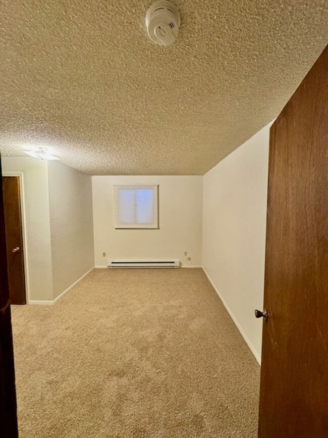 Building Photo - 1605 W Koch St