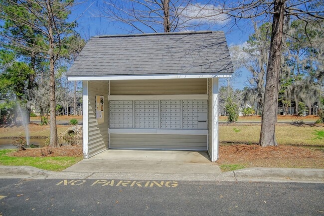 Building Photo - 188 Midland Pkwy