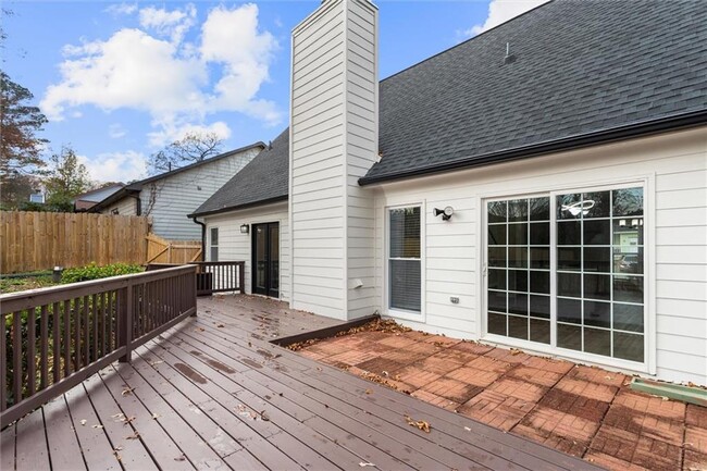 Building Photo - 2580 Waterford Park Dr