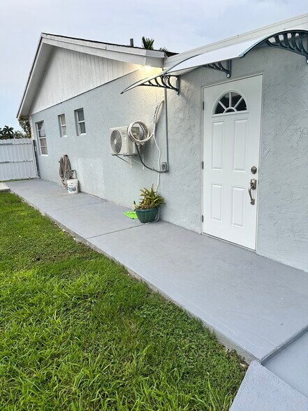 Building Photo - 16646 SW 299th Ter