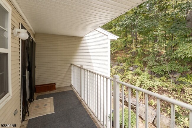 Building Photo - 52 Brookside Ln
