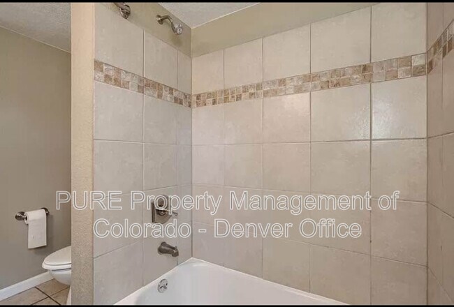 Building Photo - 925 Harlan St