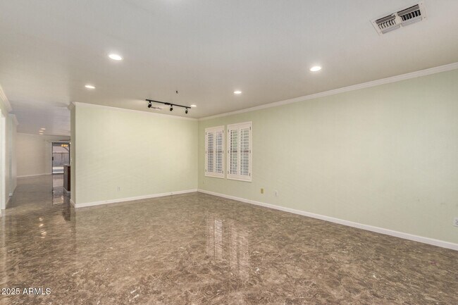 Building Photo - 881 E Appaloosa Rd