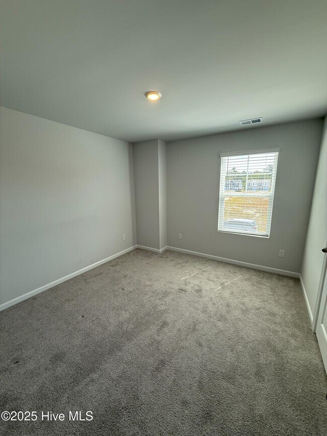 Building Photo - 241 Arnette Dr