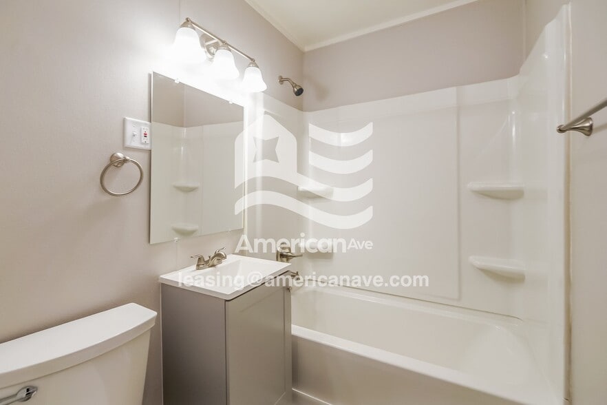 Building Photo - 2710 Fletcher St