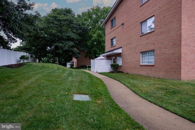 Building Photo - 5605 Franconia Rd