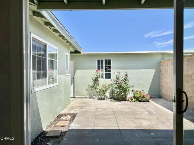 Building Photo - 203 E Elfin Green