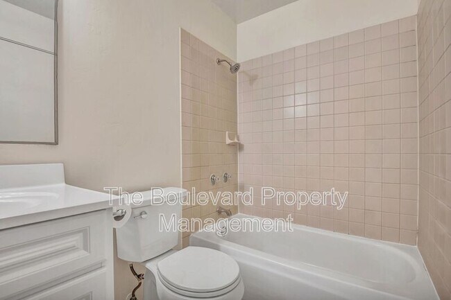 Building Photo - 91-1062-1062 Makaaloa St