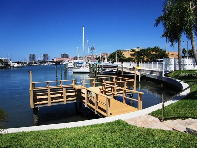 Building Photo - 255 Dolphin Point