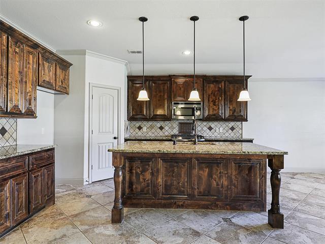 Building Photo - 909 Lake Meadow Ln