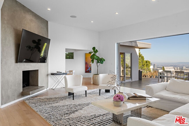 Building Photo - 10134 Angelo View Dr