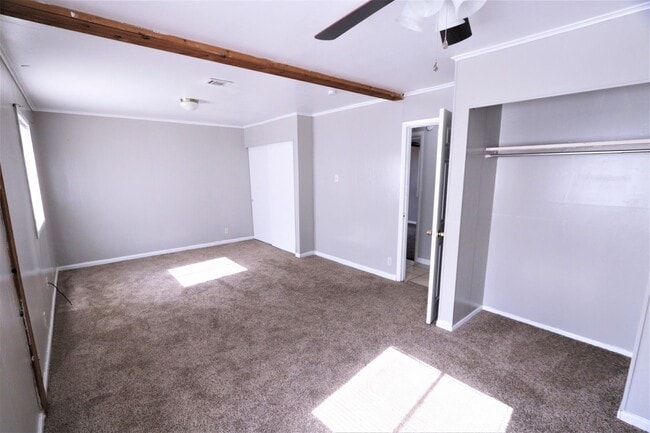 Building Photo - 4355 Beverly Ave