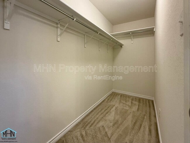 Building Photo - 1311 Swan Ct