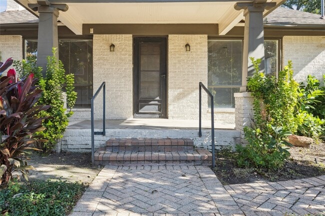 Building Photo - 1601 Park St