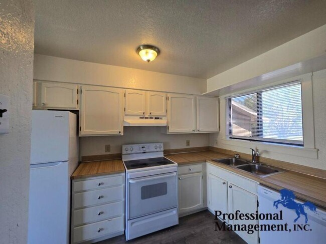 Building Photo - 4 bedroom in Billings MT 59105